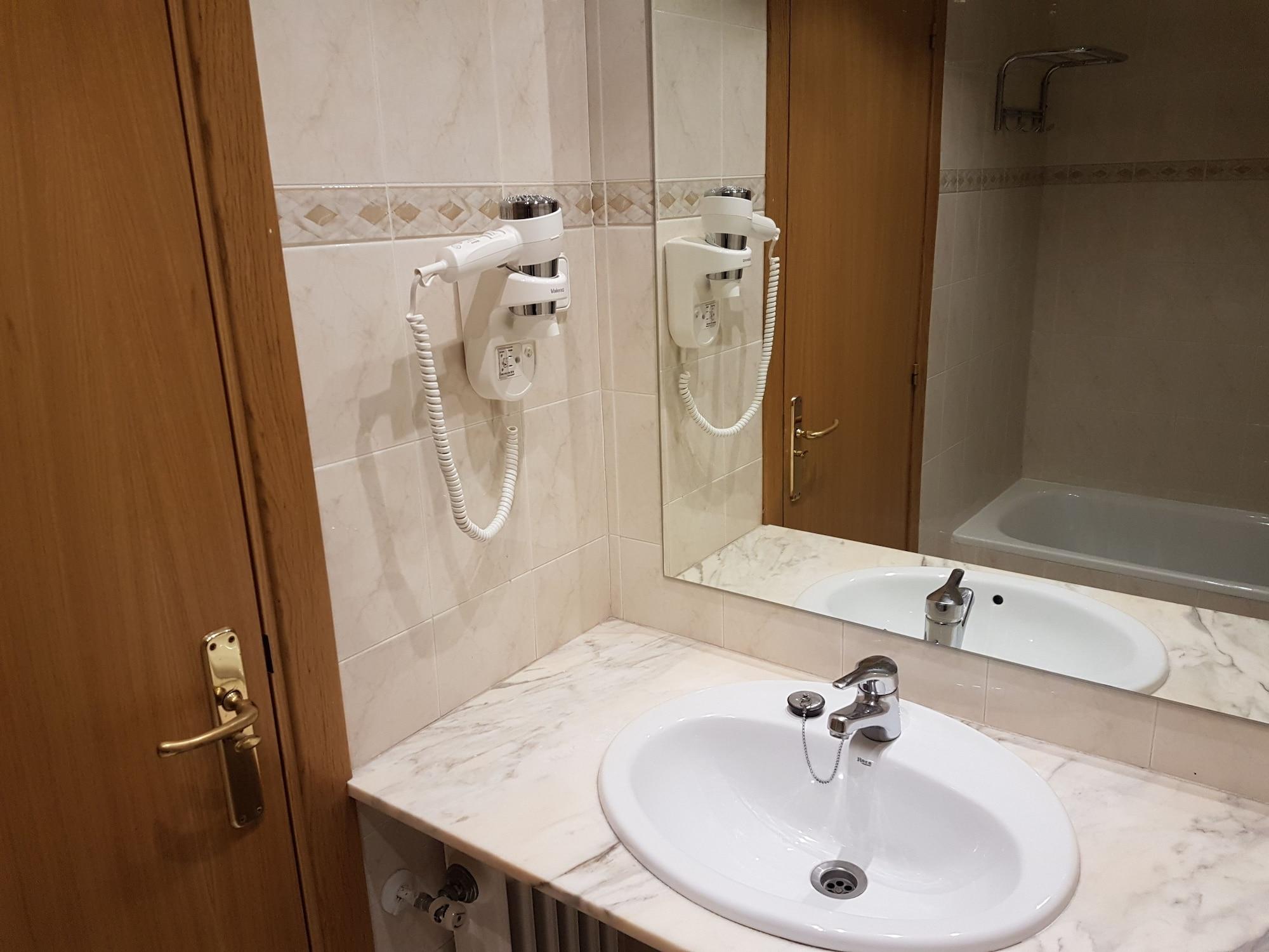 Hotel Guineu Pas De La Casa Luaran gambar